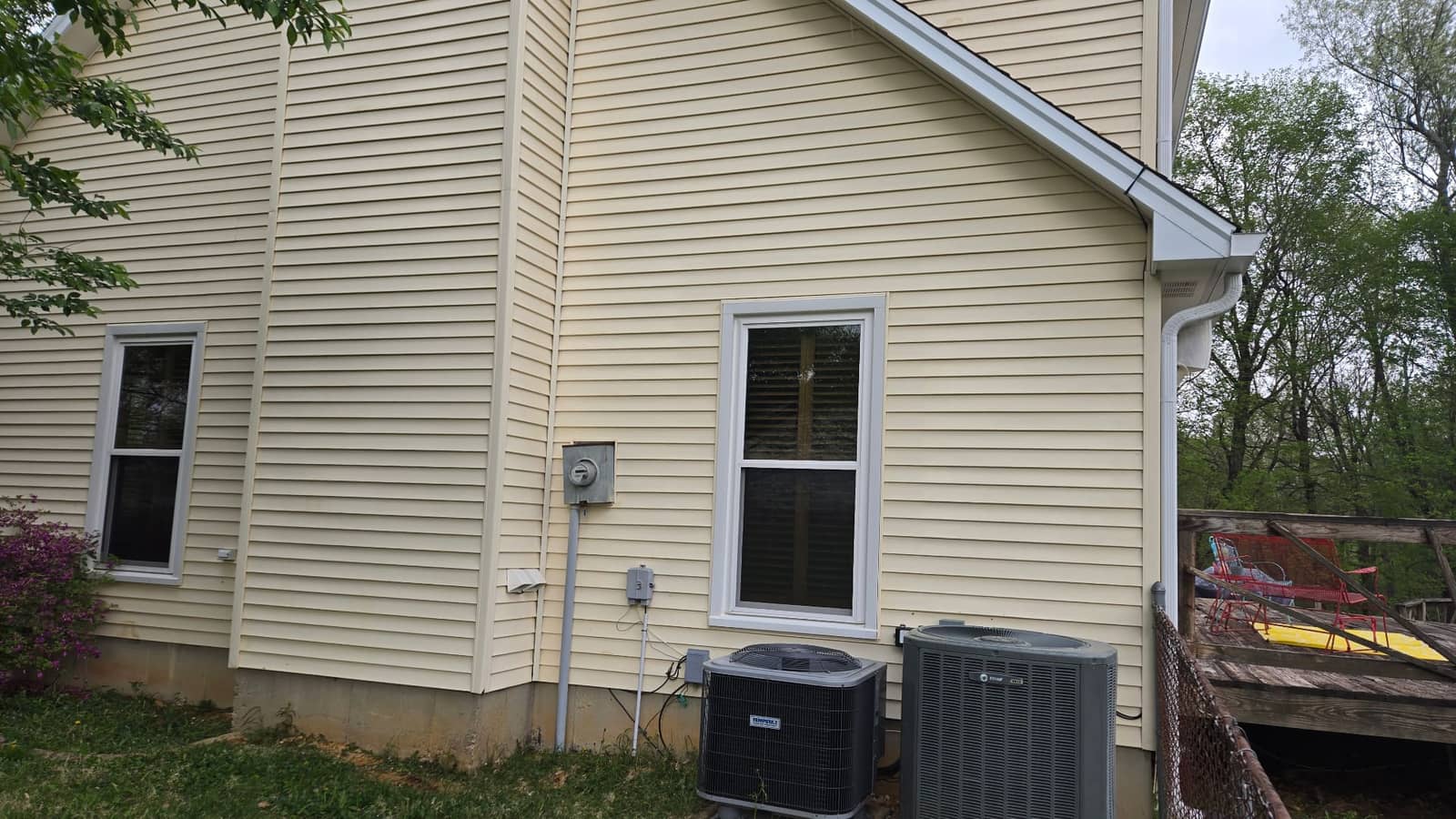 House Washing in Southern Indiana after Elite Exteriors service — House Washing Excellence